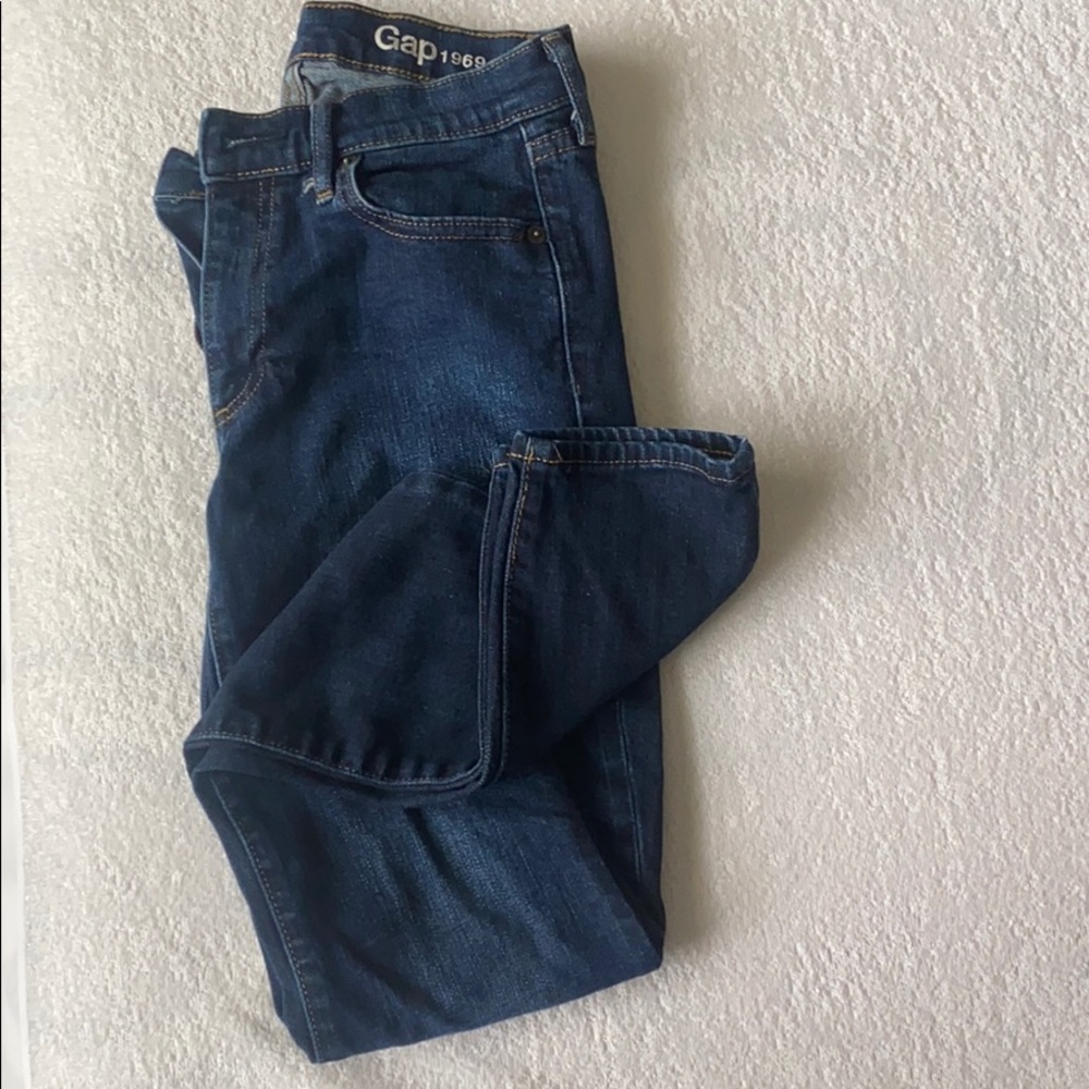 Women’s Dark Wash Gap Jeans 👖
